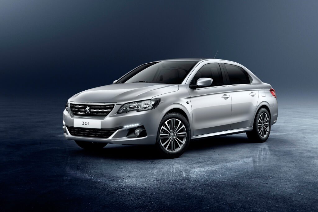 Nový, moderně vybavený Peugeot 301 jde s dobou