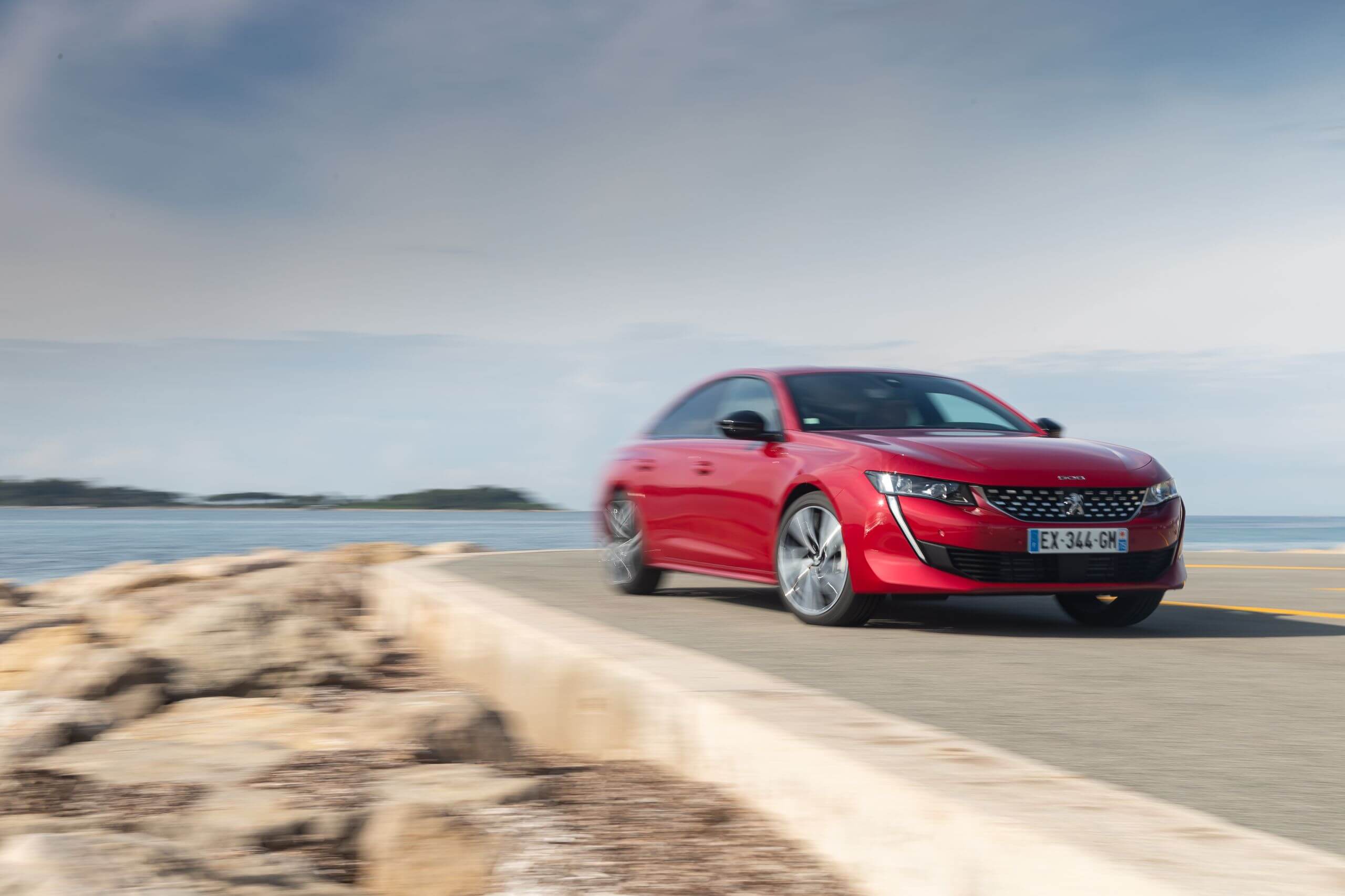 Vlajková loď značky Peugeot zakotví na Vltavě