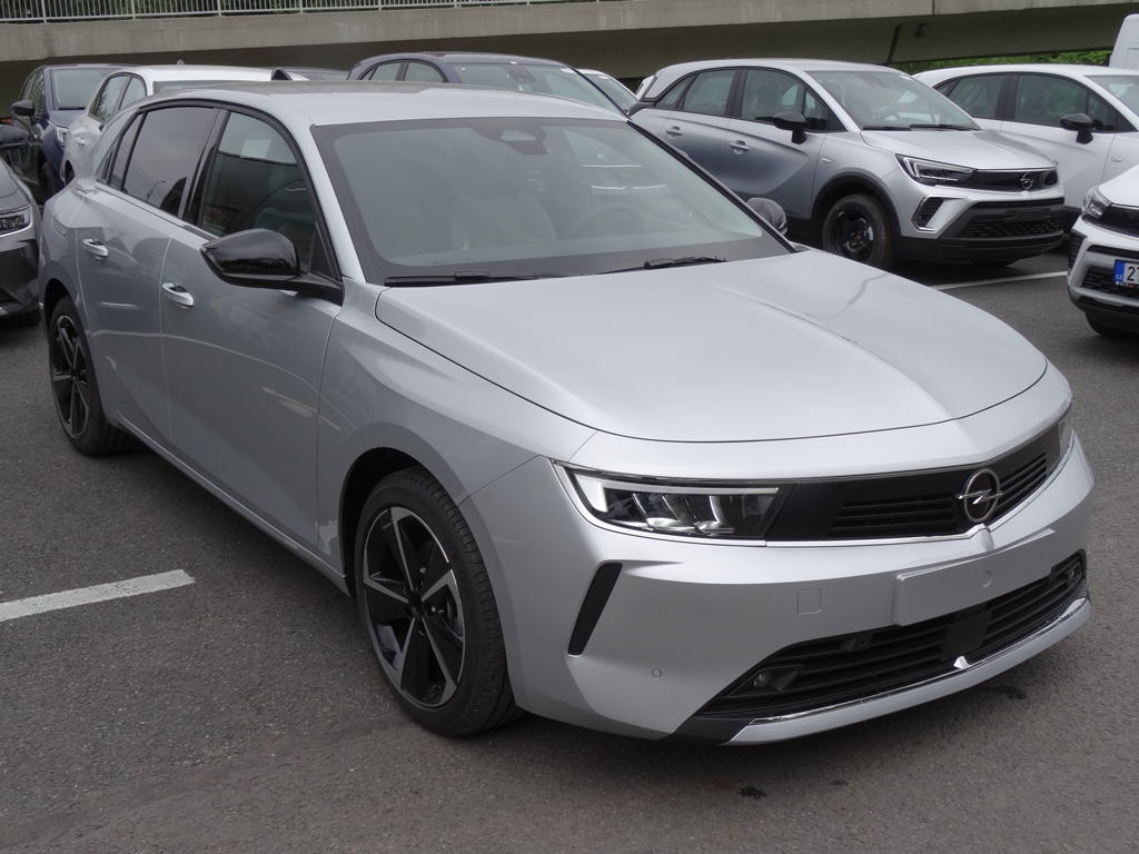 Astra Elegance 1.2 PureTech 130k MAN6