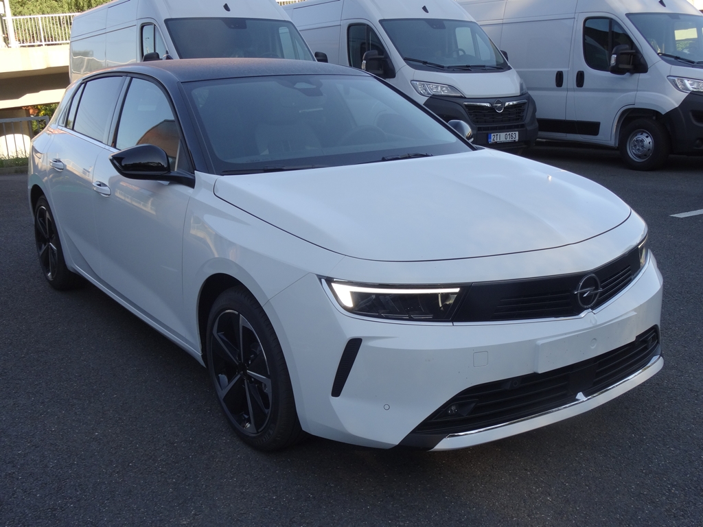 Astra Elegance 1.2 PureTech 130k EAT8