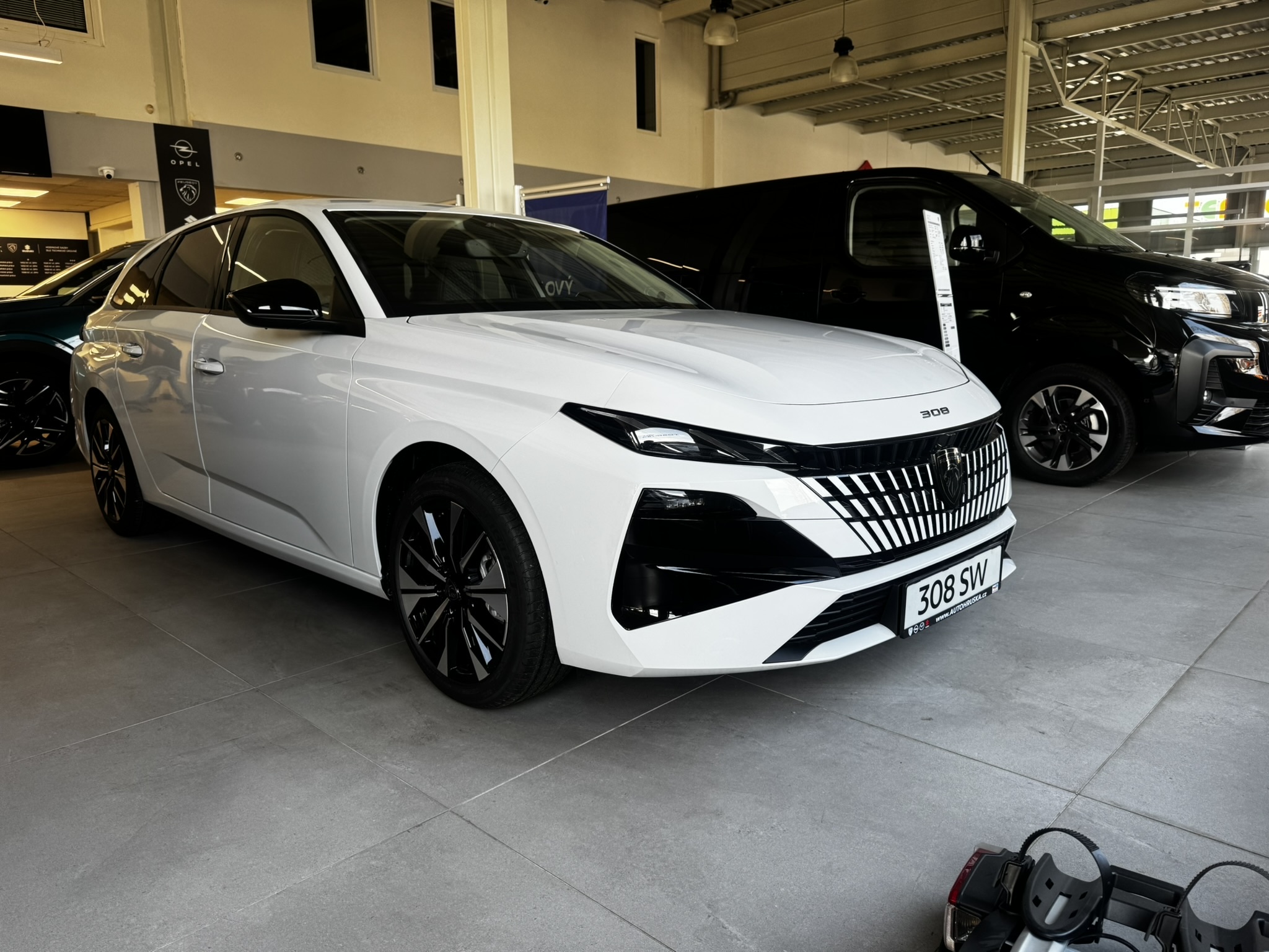 308 SW ALLURE Hybrid 145 e-DCS6
